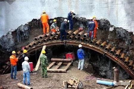 临漳隧道钢花管支护案例